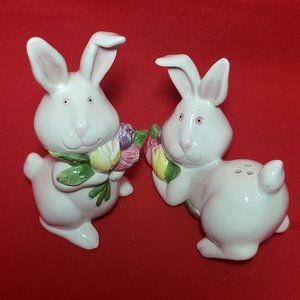 Omnibus Bunny Rabbit Salt & Pepper Shaker Set